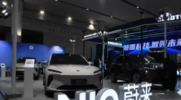 تحديث جديد هواتف NIO ET9 وES8 تتيح فتح صندوق السيارة بهزة الهاتف